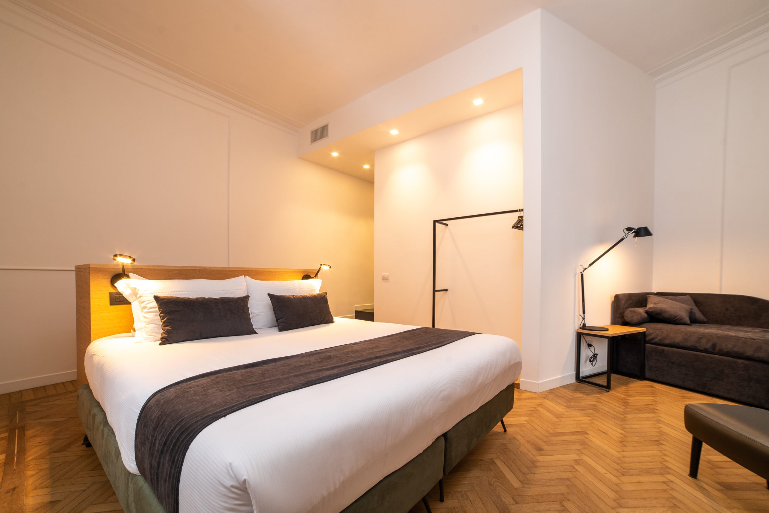 <b>Youroom<br> Boncompagni</b>