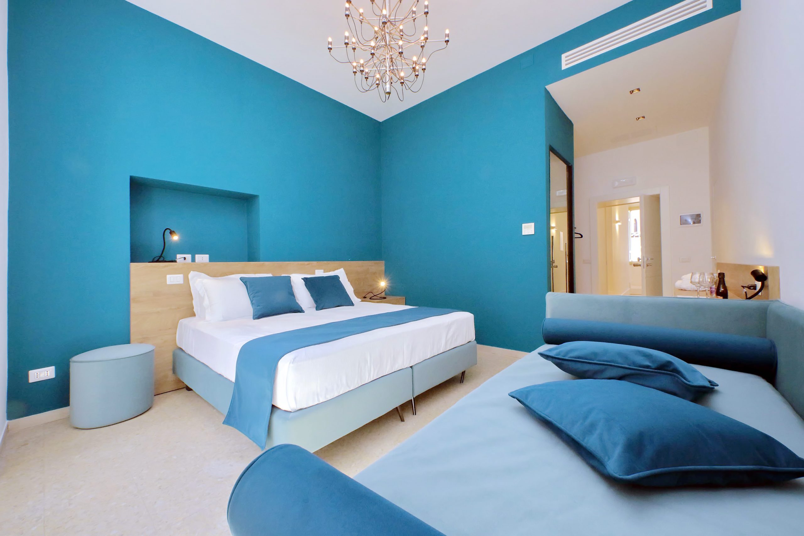 <b>TRIPLE DELUXE ROOM </b>