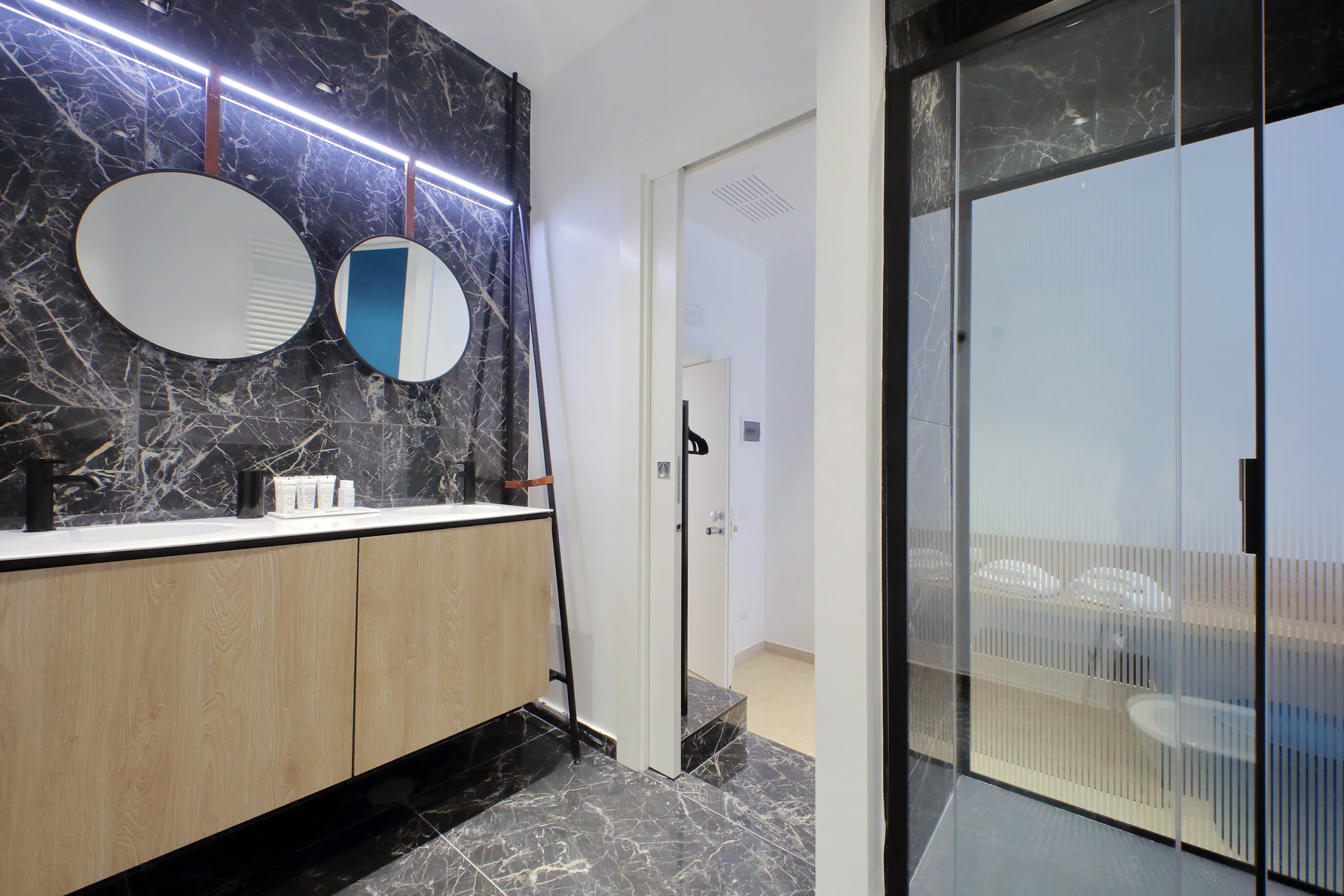 <b>TRIPLE DELUXE ROOM </b>