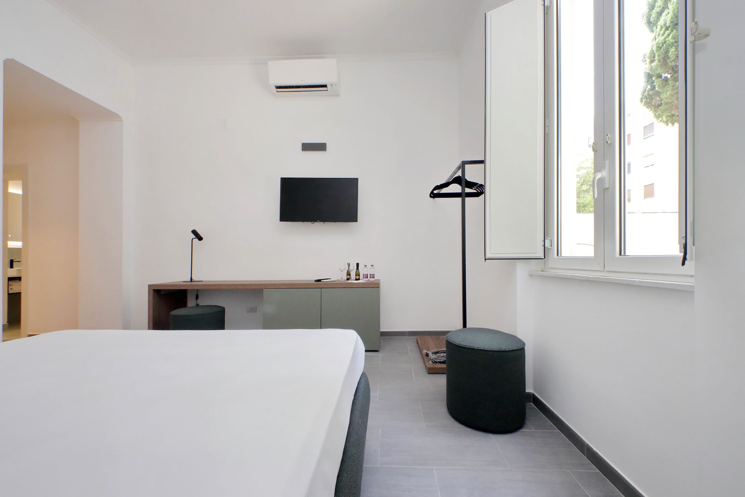 <b>SUPERIOR DOUBLE ROOM </b>