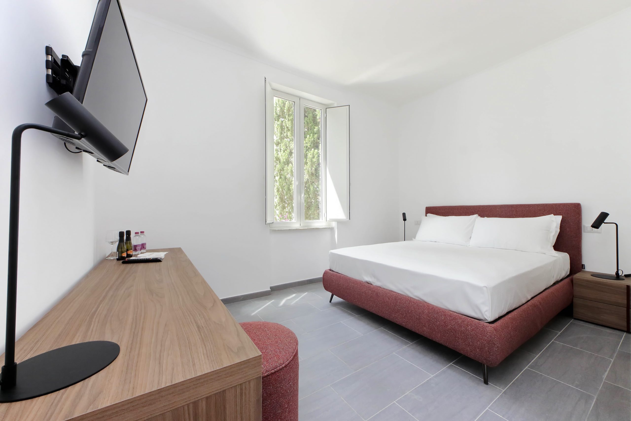 <b>DELUXE DOUBLE ROOM </b>