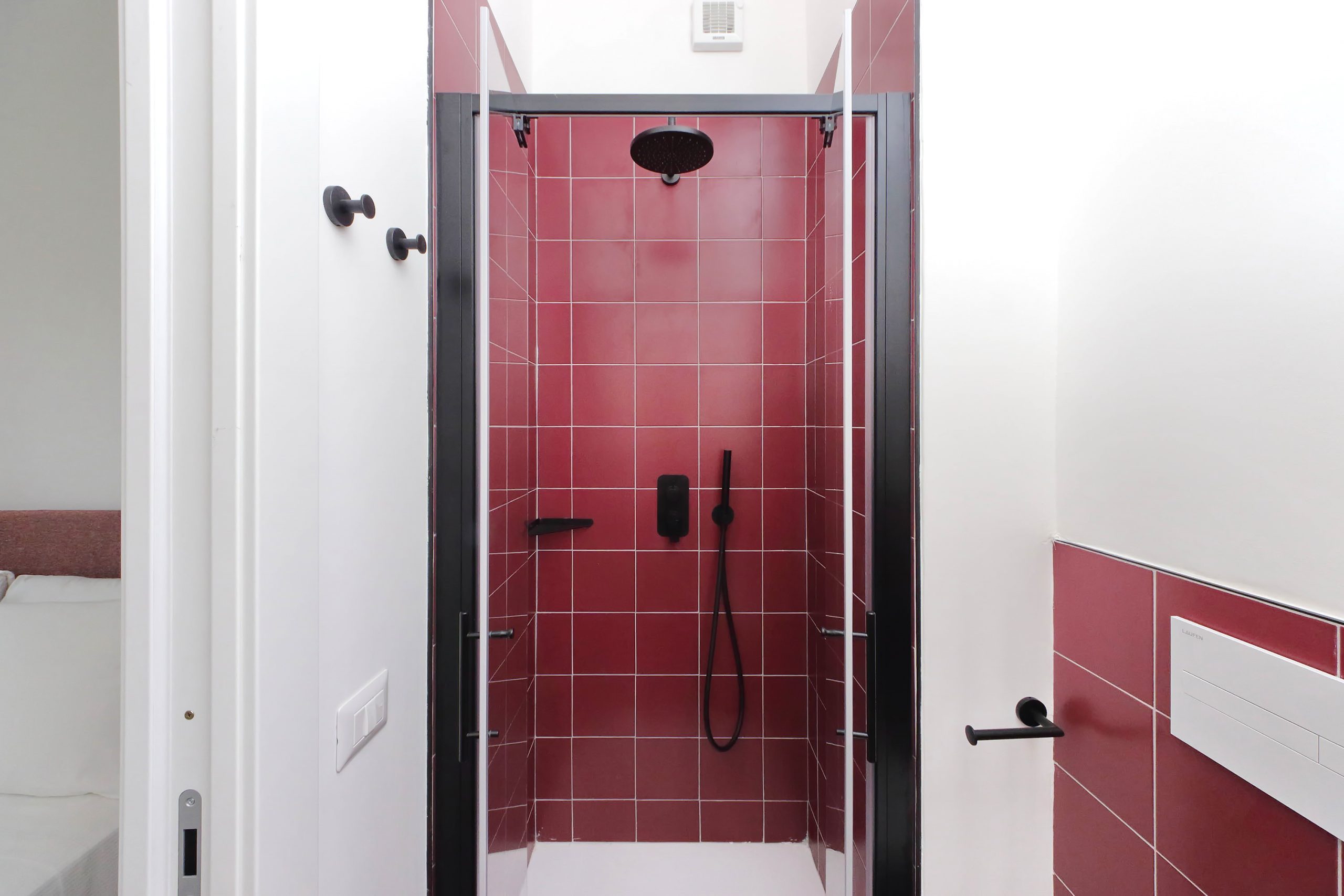 <b>DELUXE DOUBLE ROOM </b>