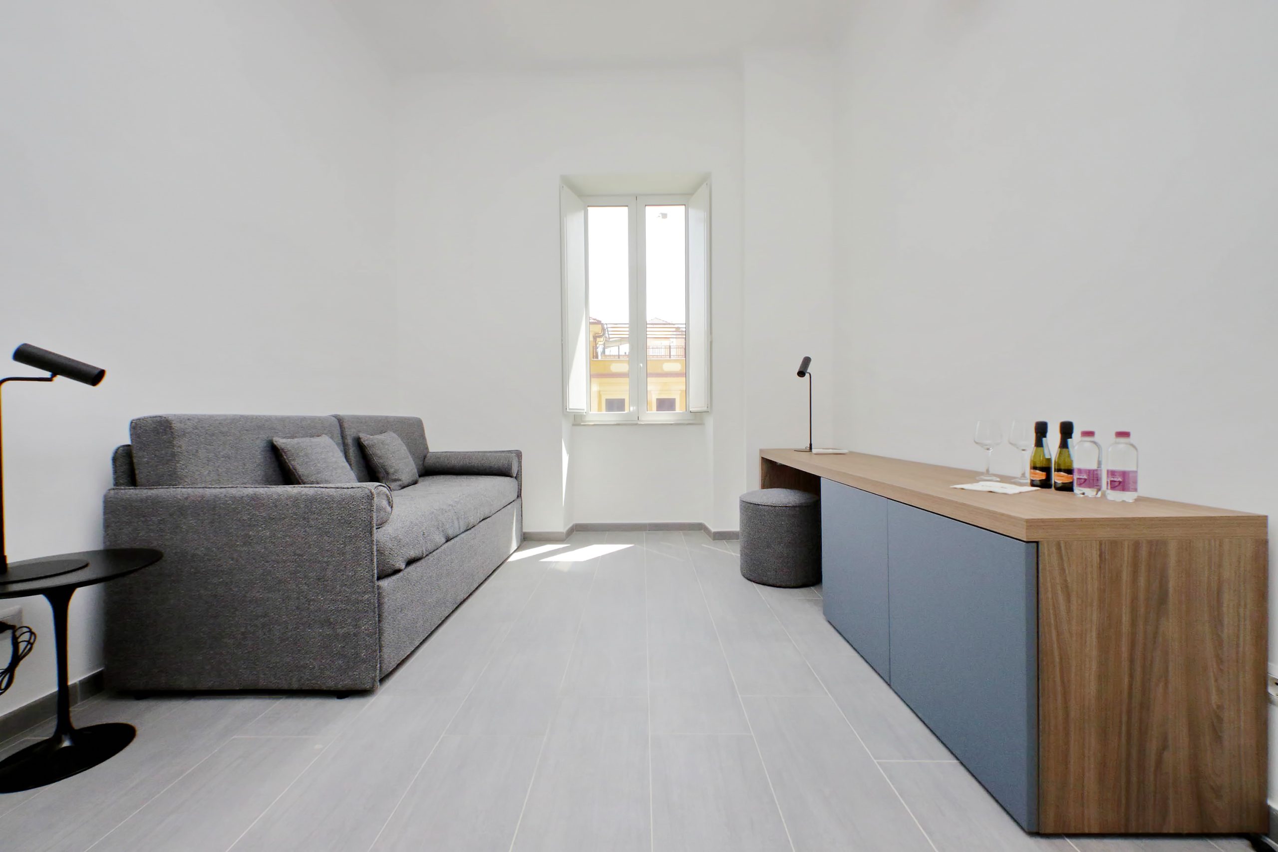 <b>DELUXE TRIPLE ROOM </b>