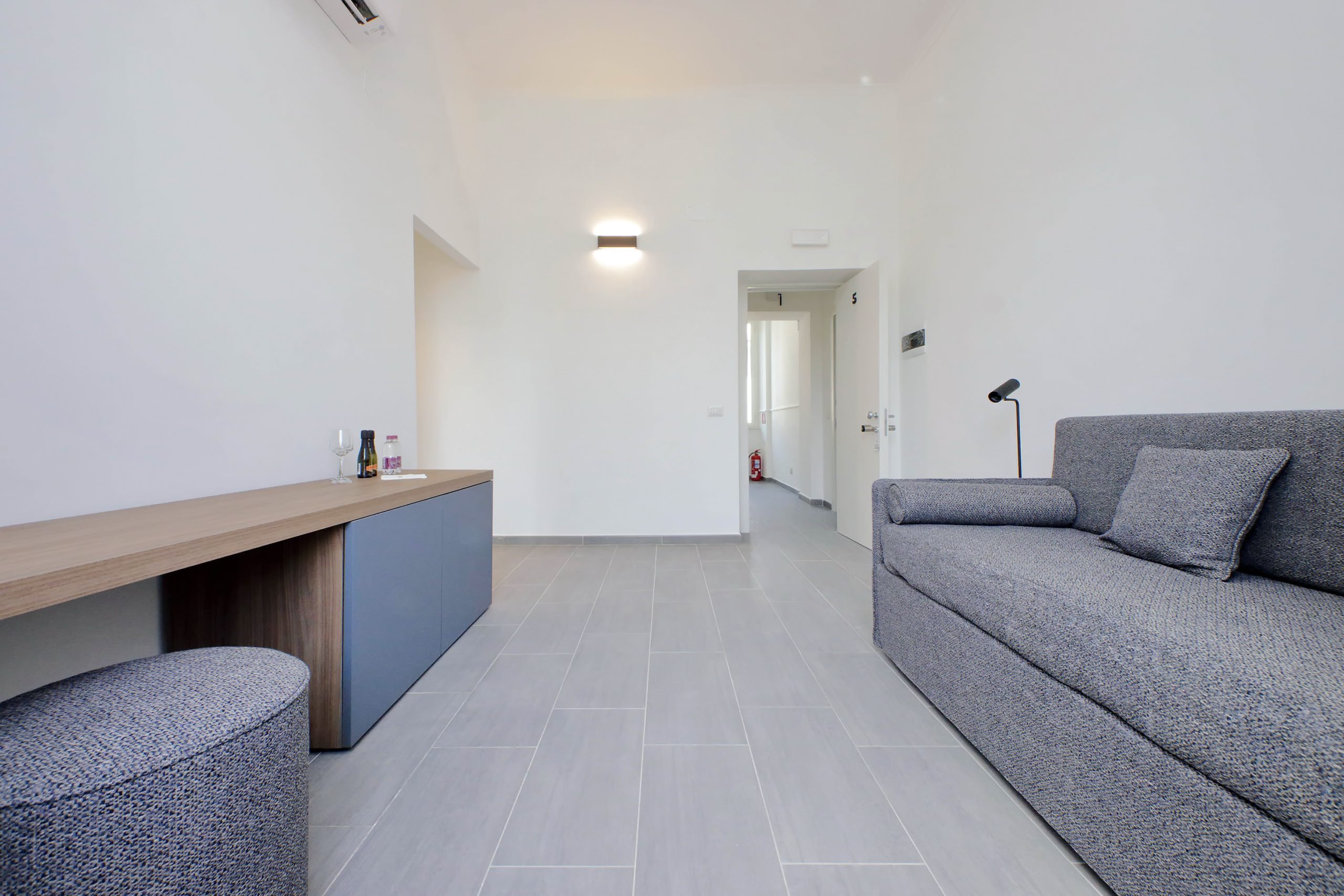 <b>DELUXE TRIPLE ROOM </b>