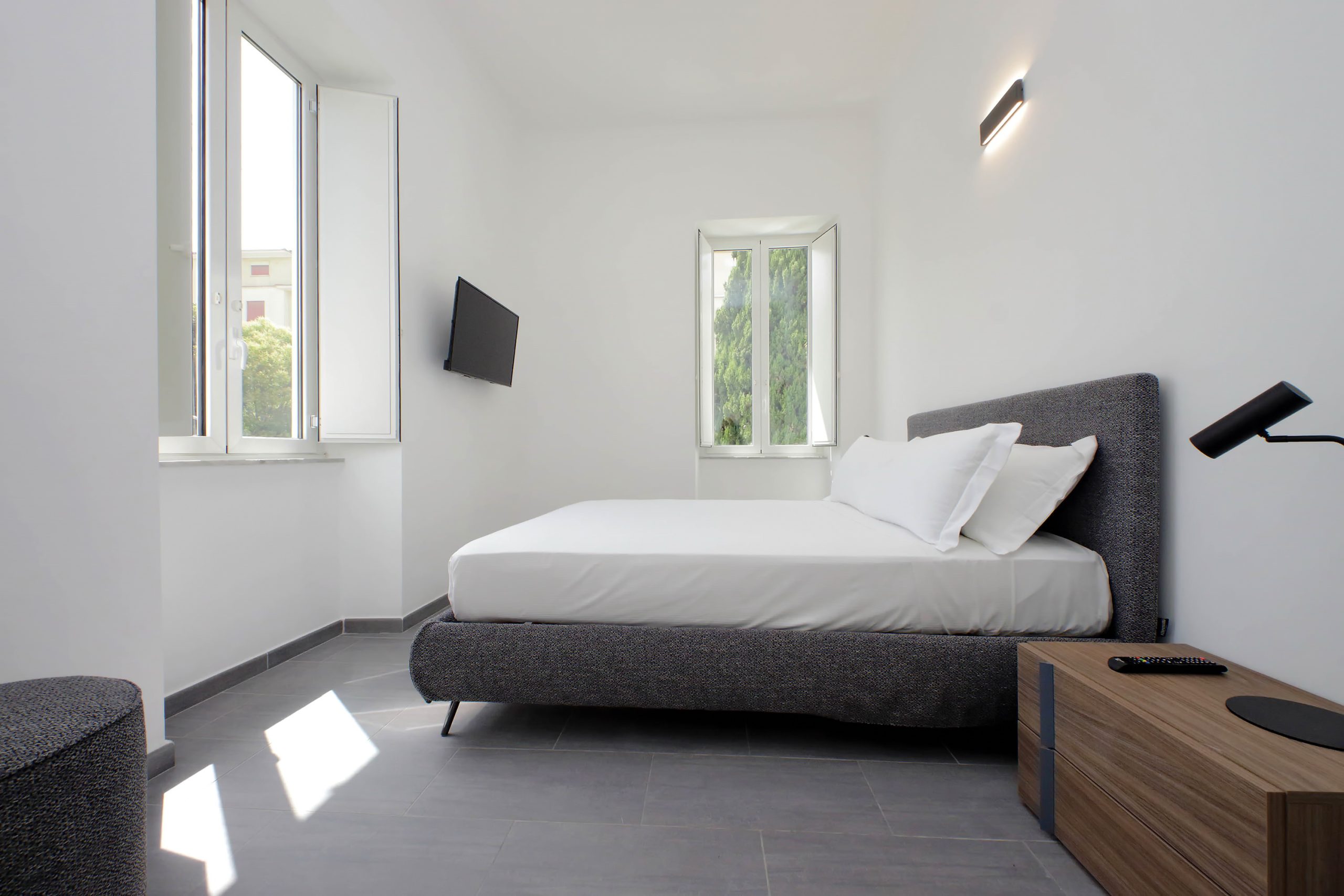 <b>DELUXE TRIPLE ROOM </b>