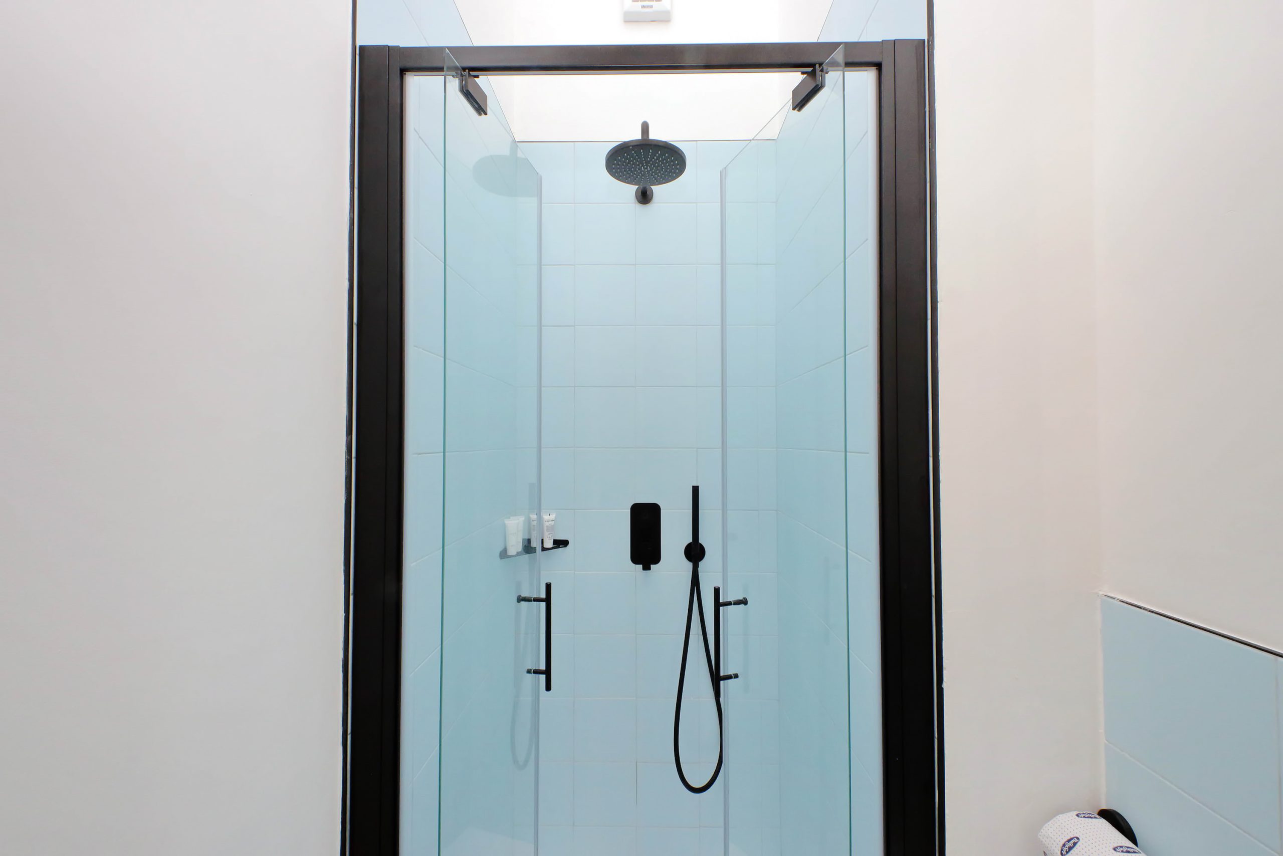 <b>DELUXE TRIPLE ROOM </b>