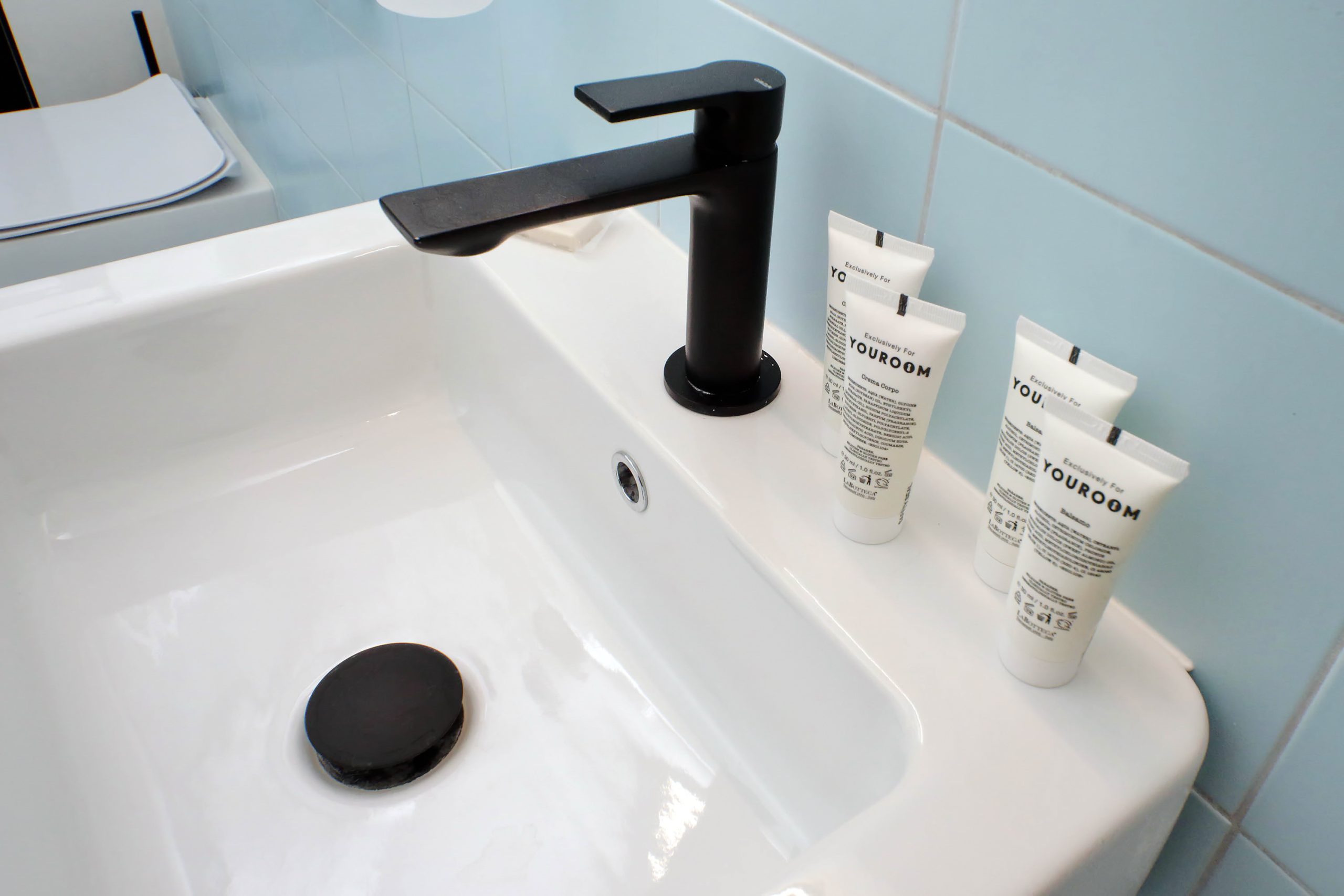 <b>DELUXE TRIPLE ROOM </b>