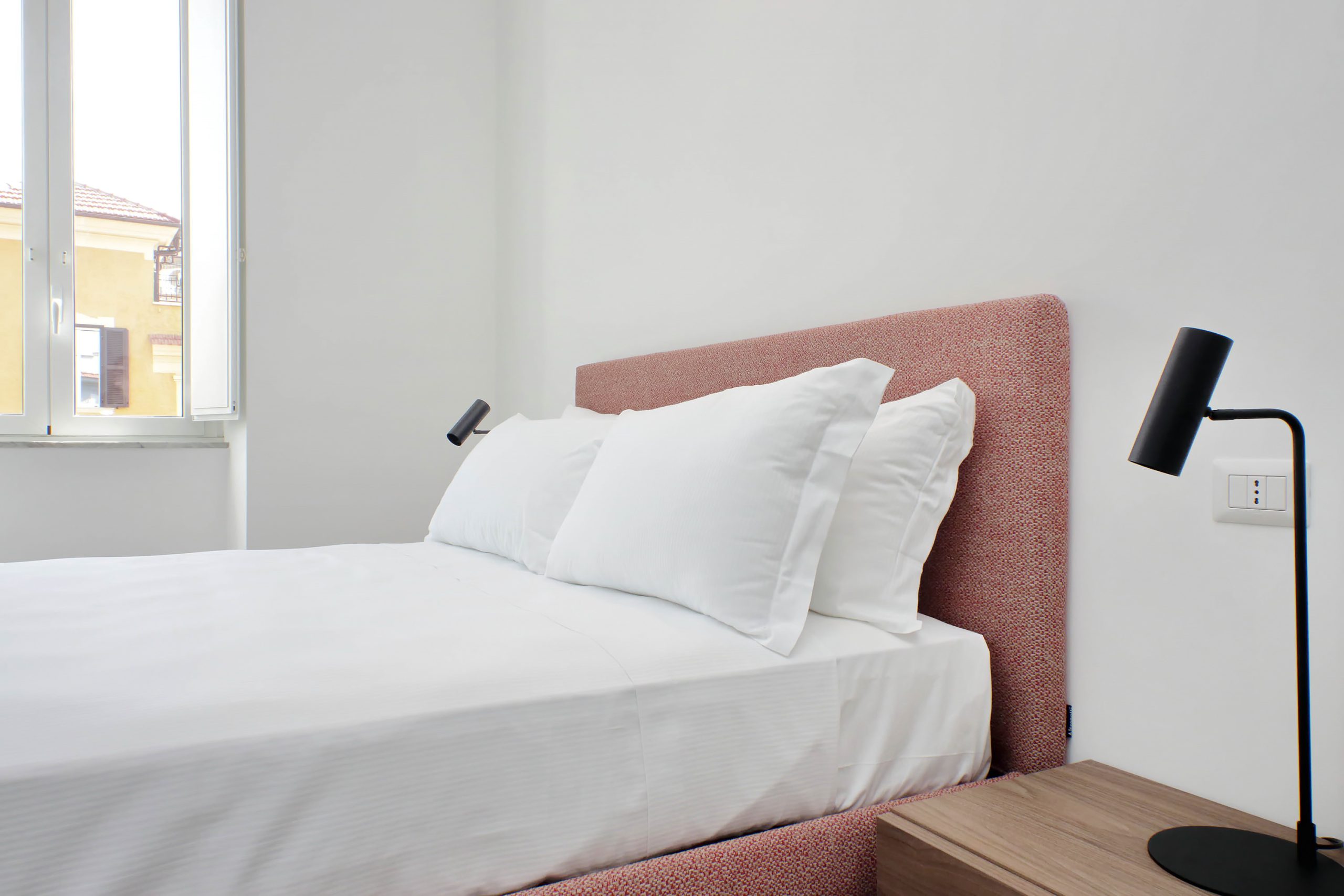 <b>DELUXE TRIPLE ROOM </b>