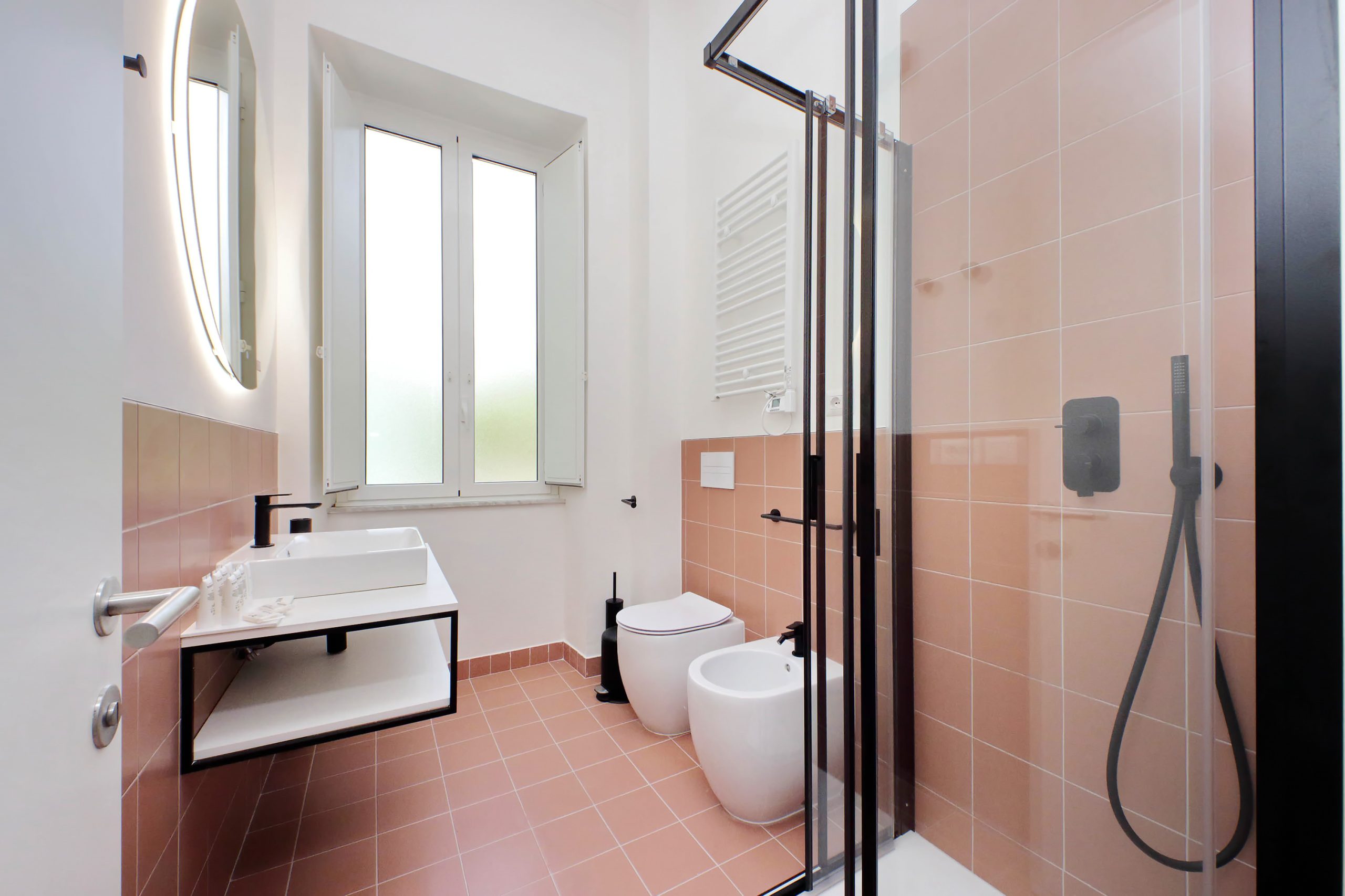 <b>DELUXE TRIPLE ROOM </b>