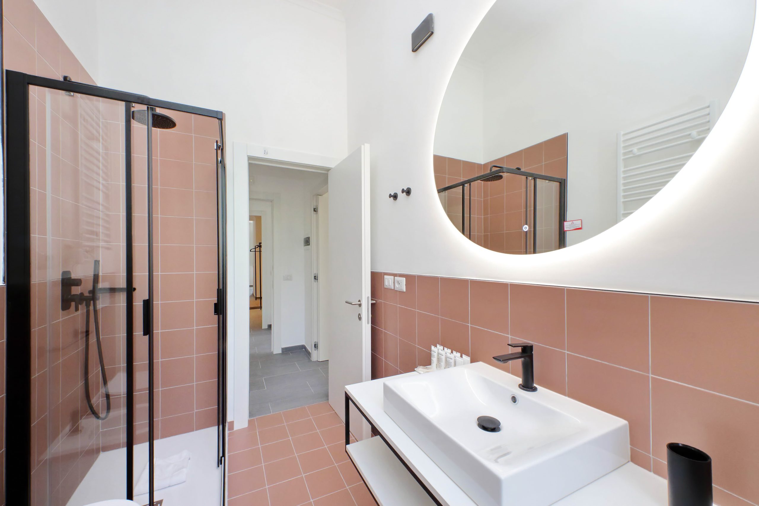 <b>DELUXE TRIPLE ROOM </b>