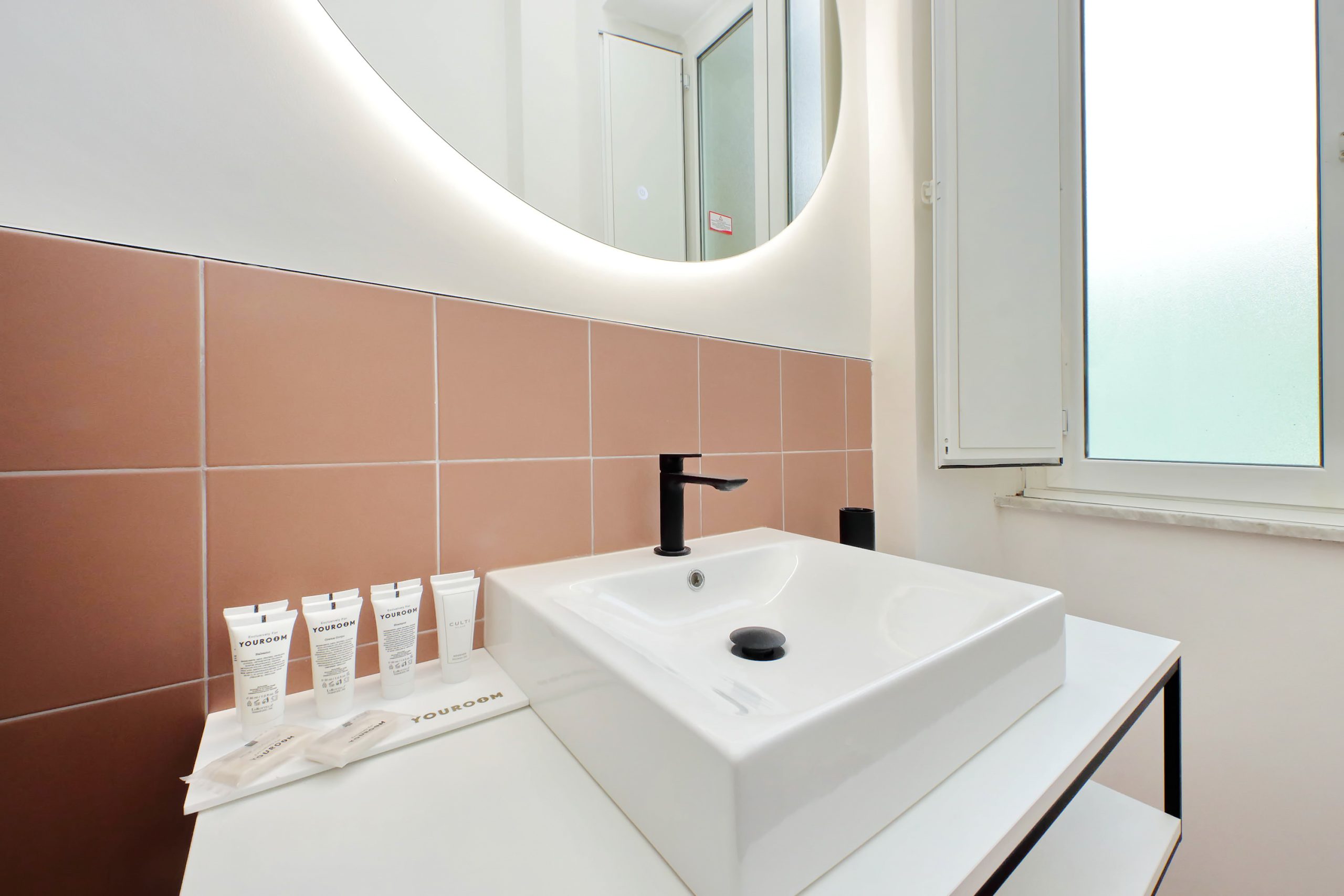 <b>DELUXE TRIPLE ROOM </b>