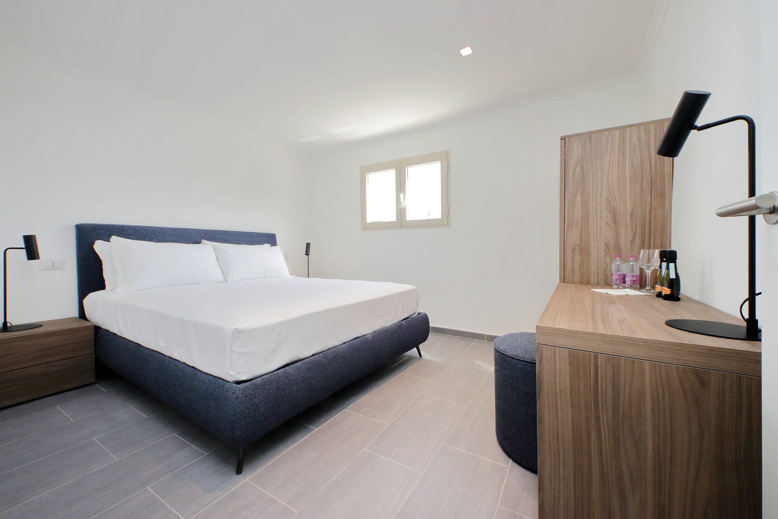 <b>TOP FLOOR WITH TERRACE </b>